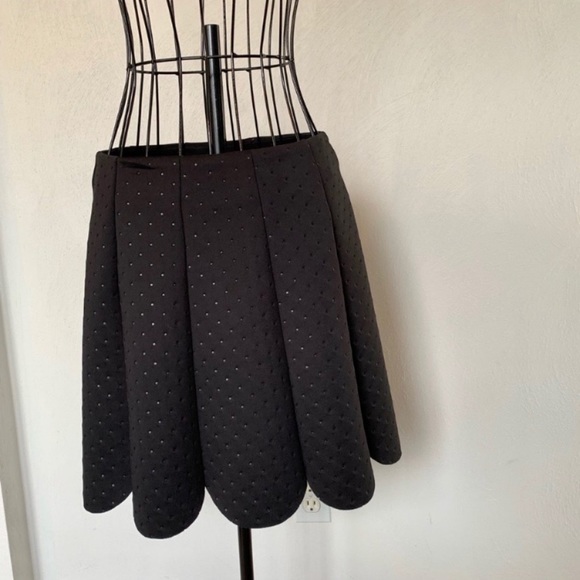 Soprano Scuba Knit NWT Scalloped Hemline Skirt - Picture 4 of 8